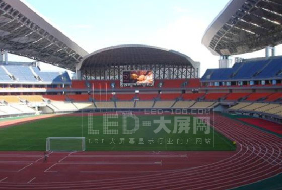 洲明LED<a href=http://www.ceramicstonewaredinnerware.com/company/quancaise.htm target=_blank>全彩顯示屏</a>閃亮登場廣西體育中心