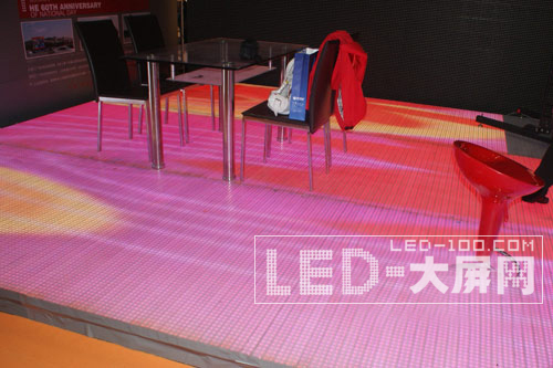 <a href=http://www.ceramicstonewaredinnerware.com target=_blank>LED@ʾ</a>౱HLED@ʾgչ